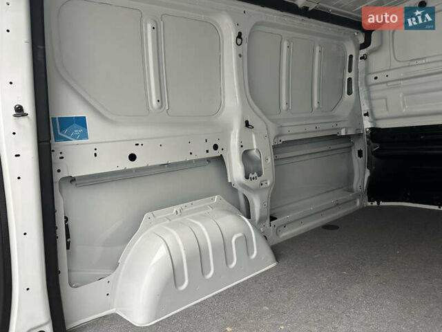 Белый Опель Виваро, объемом двигателя 1.6 л и пробегом 233 тыс. км за 14700 $, фото 57 на Automoto.ua