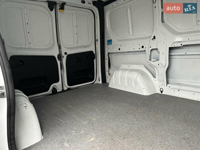 Белый Опель Виваро, объемом двигателя 1.6 л и пробегом 233 тыс. км за 14700 $, фото 64 на Automoto.ua