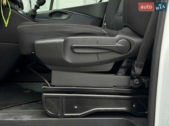 Белый Опель Виваро, объемом двигателя 1.6 л и пробегом 179 тыс. км за 15300 $, фото 16 на Automoto.ua