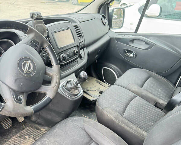 Білий Опель Віваро, об'ємом двигуна 1.6 л та пробігом 346 тис. км за 10750 $, фото 9 на Automoto.ua