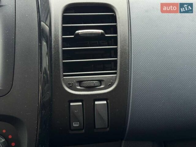 Белый Опель Виваро, объемом двигателя 1.6 л и пробегом 179 тыс. км за 15300 $, фото 27 на Automoto.ua