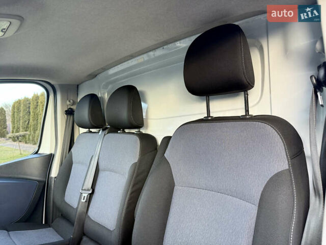 Белый Опель Виваро, объемом двигателя 1.6 л и пробегом 260 тыс. км за 11499 $, фото 24 на Automoto.ua