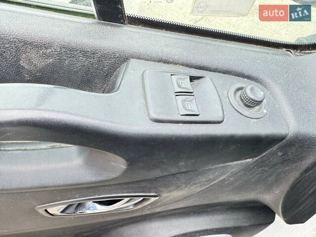 Білий Опель Віваро, об'ємом двигуна 1.6 л та пробігом 346 тис. км за 10750 $, фото 14 на Automoto.ua