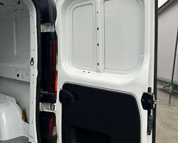 Белый Опель Виваро, объемом двигателя 1.6 л и пробегом 233 тыс. км за 14700 $, фото 59 на Automoto.ua