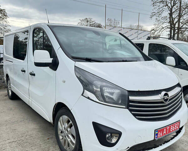 Білий Опель Віваро, об'ємом двигуна 1.6 л та пробігом 346 тис. км за 10750 $, фото 2 на Automoto.ua