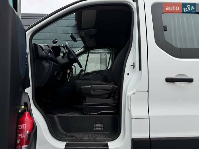 Белый Опель Виваро, объемом двигателя 1.6 л и пробегом 179 тыс. км за 15300 $, фото 15 на Automoto.ua