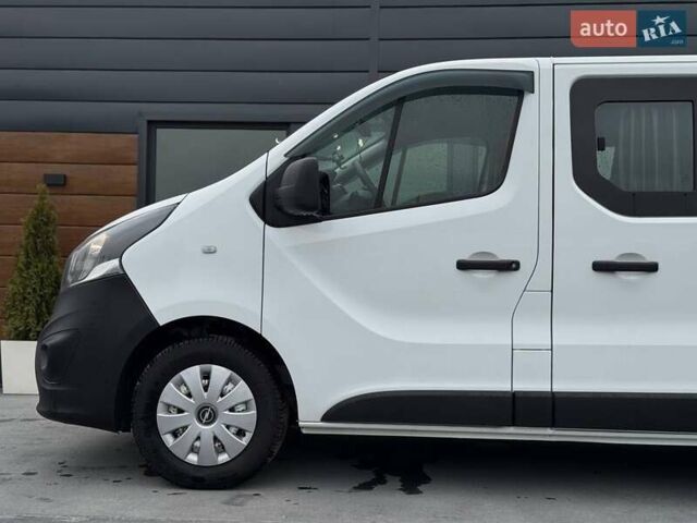 Белый Опель Виваро, объемом двигателя 1.6 л и пробегом 179 тыс. км за 15300 $, фото 8 на Automoto.ua