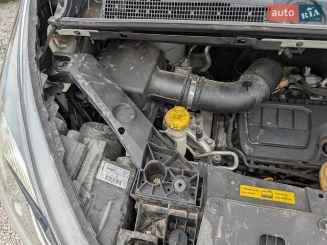 Білий Опель Віваро, об'ємом двигуна 1.6 л та пробігом 205 тис. км за 16550 $, фото 44 на Automoto.ua