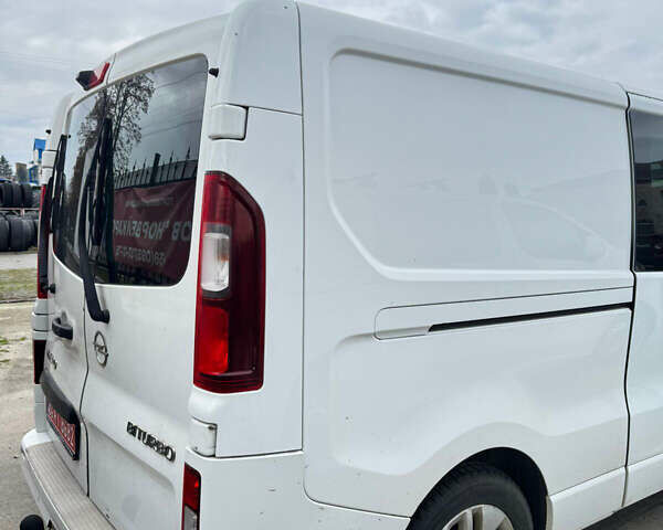 Білий Опель Віваро, об'ємом двигуна 1.6 л та пробігом 346 тис. км за 10750 $, фото 5 на Automoto.ua