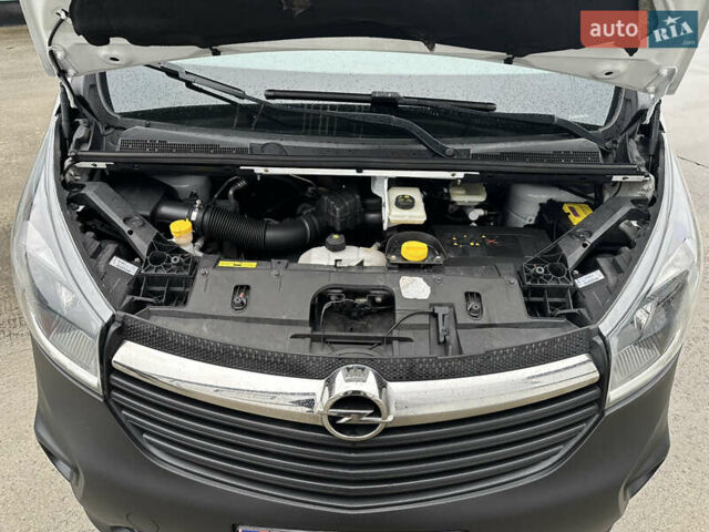 Белый Опель Виваро, объемом двигателя 1.6 л и пробегом 233 тыс. км за 14700 $, фото 87 на Automoto.ua