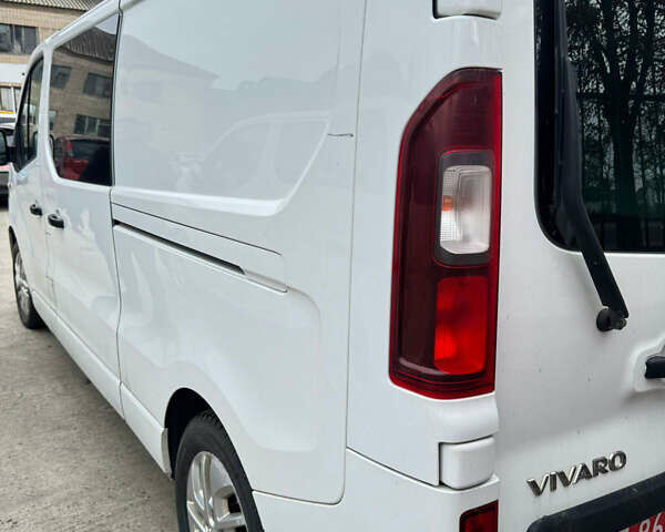 Білий Опель Віваро, об'ємом двигуна 1.6 л та пробігом 346 тис. км за 10750 $, фото 7 на Automoto.ua