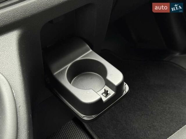 Белый Опель Виваро, объемом двигателя 1.6 л и пробегом 179 тыс. км за 15300 $, фото 24 на Automoto.ua