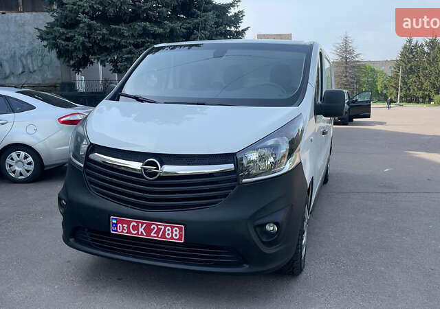 Белый Опель Виваро, объемом двигателя 1.6 л и пробегом 128 тыс. км за 14700 $, фото 5 на Automoto.ua