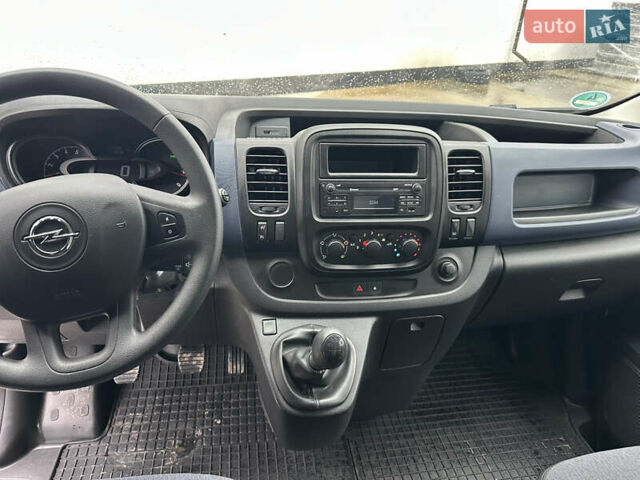 Белый Опель Виваро, объемом двигателя 1.6 л и пробегом 233 тыс. км за 14700 $, фото 51 на Automoto.ua