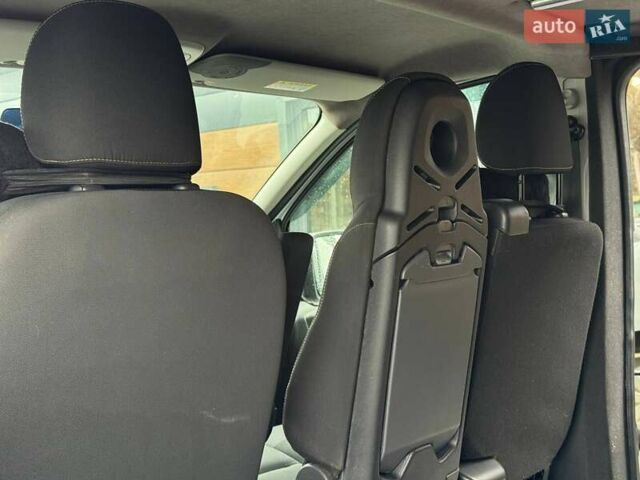 Белый Опель Виваро, объемом двигателя 1.6 л и пробегом 179 тыс. км за 15300 $, фото 33 на Automoto.ua