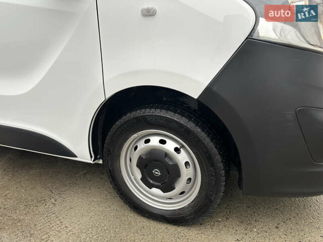 Белый Опель Виваро, объемом двигателя 1.6 л и пробегом 233 тыс. км за 14700 $, фото 29 на Automoto.ua