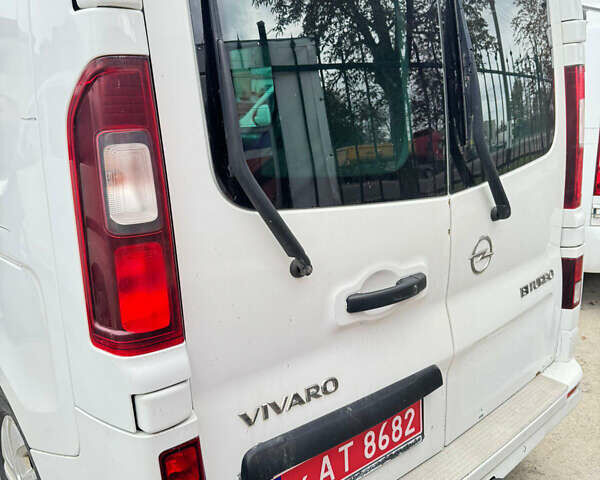 Білий Опель Віваро, об'ємом двигуна 1.6 л та пробігом 346 тис. км за 10750 $, фото 6 на Automoto.ua