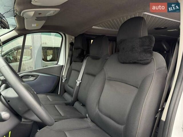 Белый Опель Виваро, объемом двигателя 1.6 л и пробегом 179 тыс. км за 15300 $, фото 34 на Automoto.ua