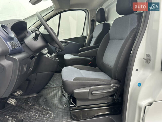 Белый Опель Виваро, объемом двигателя 1.6 л и пробегом 233 тыс. км за 14700 $, фото 39 на Automoto.ua