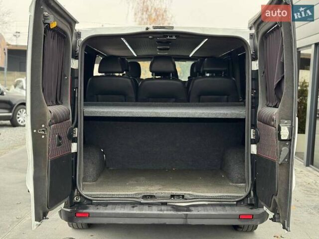 Белый Опель Виваро, объемом двигателя 1.6 л и пробегом 179 тыс. км за 15300 $, фото 44 на Automoto.ua