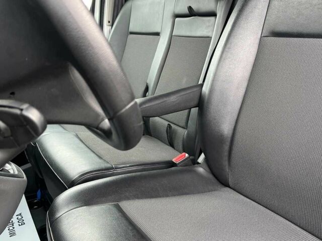 Білий Опель Віваро, об'ємом двигуна 2 л та пробігом 158 тис. км за 17600 $, фото 15 на Automoto.ua