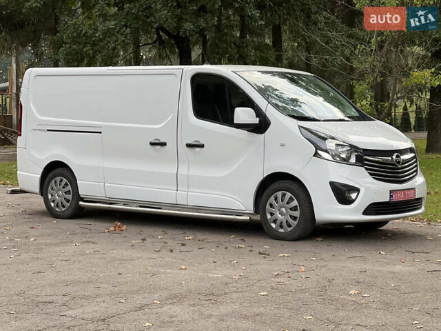 Білий Опель Віваро, об'ємом двигуна 1.6 л та пробігом 231 тис. км за 17990 $, фото 6 на Automoto.ua
