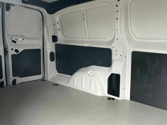 Білий Опель Віваро, об'ємом двигуна 2 л та пробігом 158 тис. км за 17600 $, фото 21 на Automoto.ua