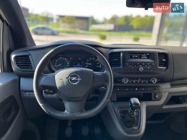 Белый Опель Виваро, объемом двигателя 2 л и пробегом 240 тыс. км за 21699 $, фото 17 на Automoto.ua