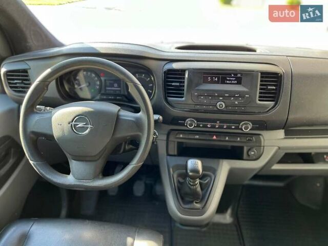 Белый Опель Виваро, объемом двигателя 2 л и пробегом 240 тыс. км за 21699 $, фото 18 на Automoto.ua