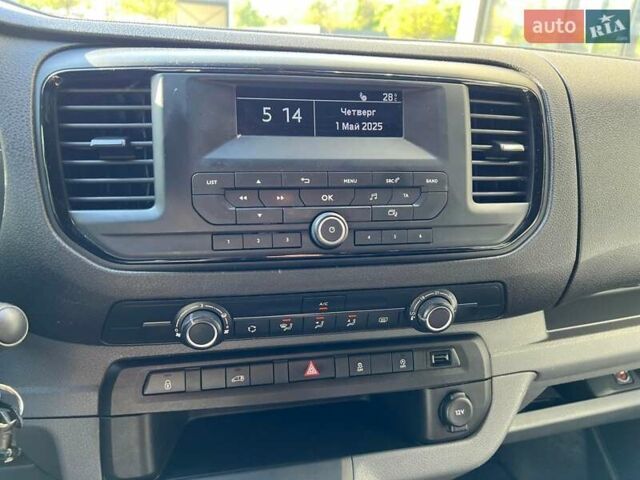 Белый Опель Виваро, объемом двигателя 2 л и пробегом 240 тыс. км за 21699 $, фото 21 на Automoto.ua