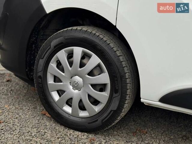 Белый Опель Виваро, объемом двигателя 1.6 л и пробегом 173 тыс. км за 22900 $, фото 10 на Automoto.ua