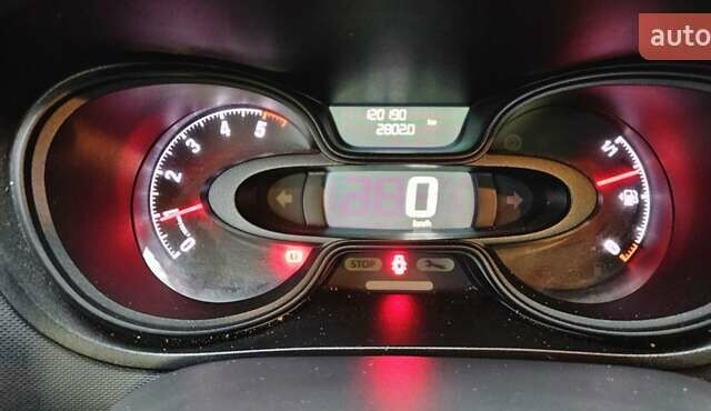 Белый Опель Виваро, объемом двигателя 1.6 л и пробегом 120 тыс. км за 19700 $, фото 10 на Automoto.ua