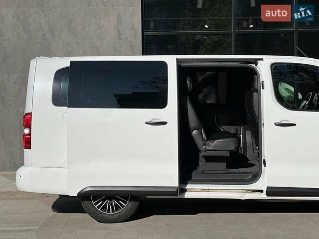 Белый Опель Виваро, объемом двигателя 2 л и пробегом 240 тыс. км за 21699 $, фото 12 на Automoto.ua