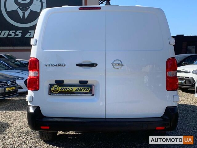 Белый Опель Виваро, объемом двигателя 2 л и пробегом 158 тыс. км за 17300 $, фото 4 на Automoto.ua
