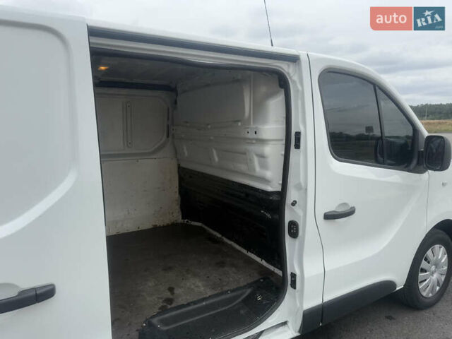 Белый Опель Виваро, объемом двигателя 1.6 л и пробегом 195 тыс. км за 13500 $, фото 17 на Automoto.ua