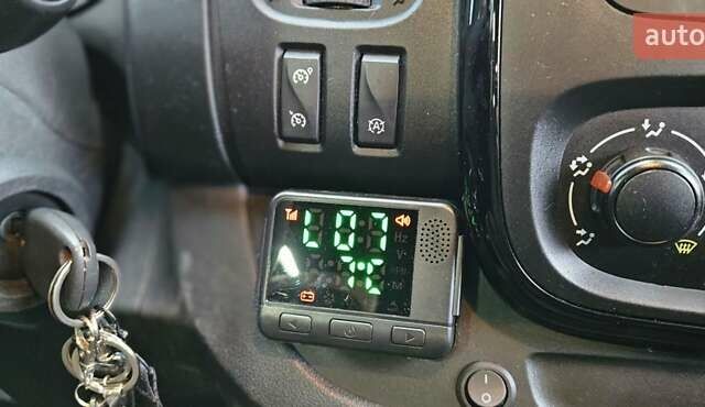 Белый Опель Виваро, объемом двигателя 1.6 л и пробегом 120 тыс. км за 19700 $, фото 12 на Automoto.ua