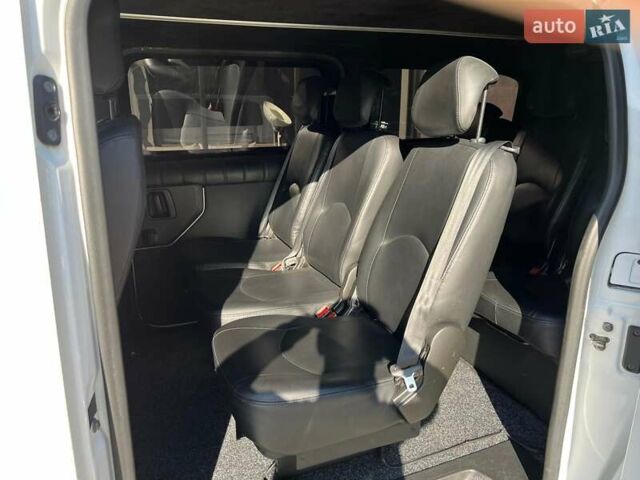 Белый Опель Виваро, объемом двигателя 2 л и пробегом 240 тыс. км за 21699 $, фото 31 на Automoto.ua