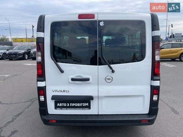 Белый Опель Виваро, объемом двигателя 1.6 л и пробегом 72 тыс. км за 25400 $, фото 5 на Automoto.ua