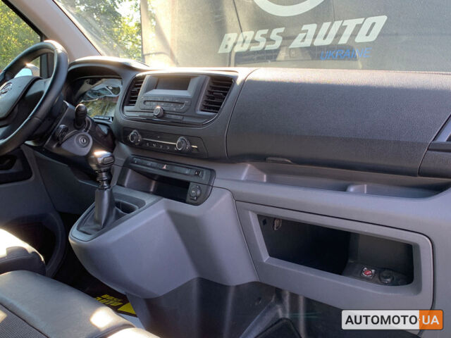 Белый Опель Виваро, объемом двигателя 2 л и пробегом 158 тыс. км за 17300 $, фото 18 на Automoto.ua