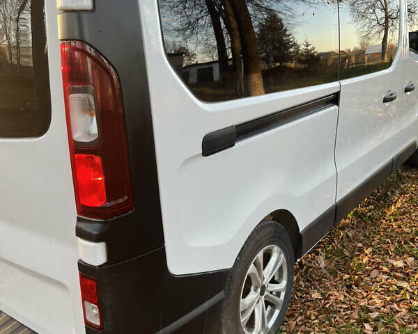 Білий Опель Віваро, об'ємом двигуна 1.6 л та пробігом 186 тис. км за 20800 $, фото 7 на Automoto.ua