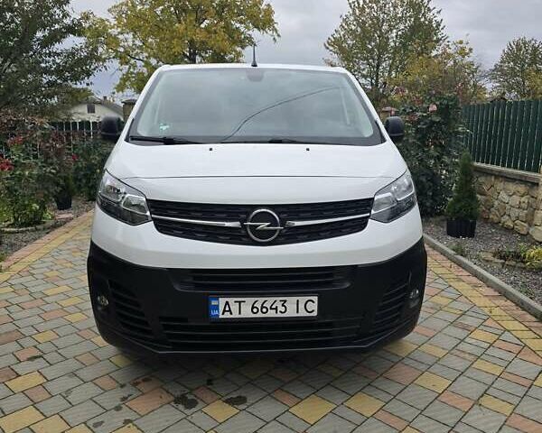 Білий Опель Віваро, об'ємом двигуна 2 л та пробігом 320 тис. км за 16300 $, фото 2 на Automoto.ua