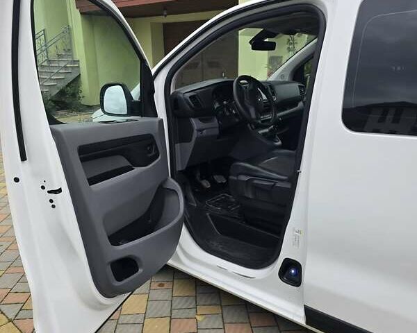 Білий Опель Віваро, об'ємом двигуна 2 л та пробігом 320 тис. км за 16300 $, фото 5 на Automoto.ua