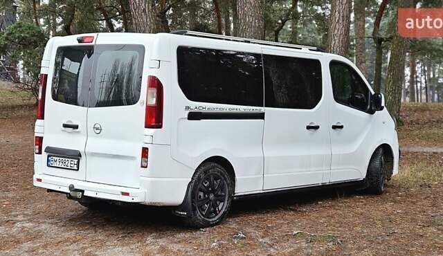 Белый Опель Виваро, объемом двигателя 1.6 л и пробегом 120 тыс. км за 19700 $, фото 3 на Automoto.ua