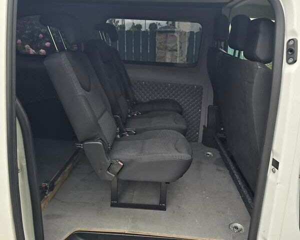 Білий Опель Віваро, об'ємом двигуна 2 л та пробігом 320 тис. км за 16300 $, фото 8 на Automoto.ua