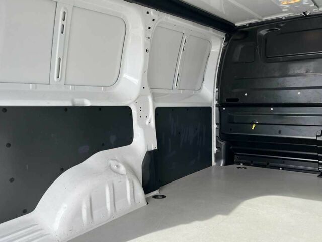 Білий Опель Віваро, об'ємом двигуна 2 л та пробігом 158 тис. км за 17600 $, фото 19 на Automoto.ua