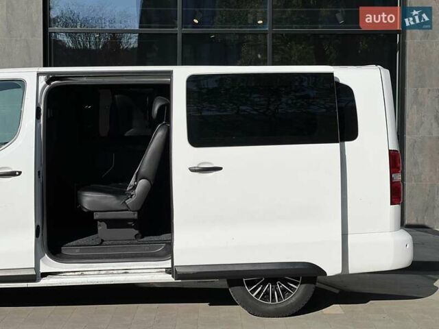 Белый Опель Виваро, объемом двигателя 2 л и пробегом 240 тыс. км за 21699 $, фото 11 на Automoto.ua