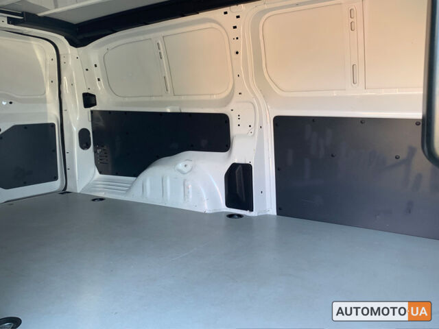Белый Опель Виваро, объемом двигателя 2 л и пробегом 158 тыс. км за 17300 $, фото 13 на Automoto.ua