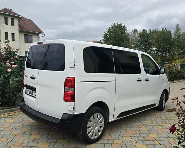 Білий Опель Віваро, об'ємом двигуна 2 л та пробігом 320 тис. км за 16300 $, фото 3 на Automoto.ua