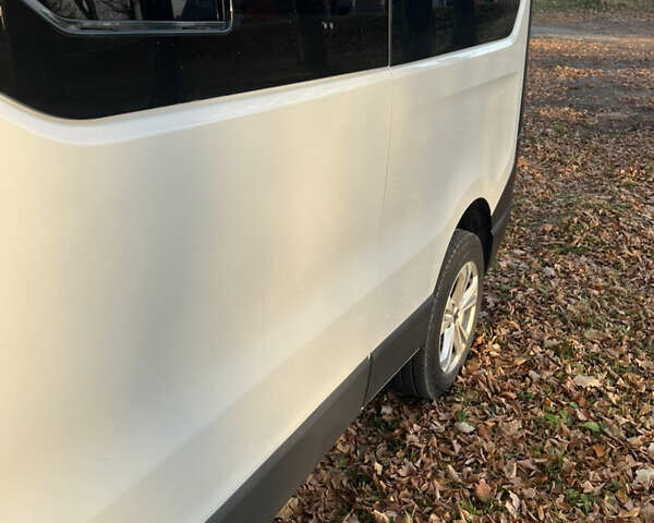 Білий Опель Віваро, об'ємом двигуна 1.6 л та пробігом 186 тис. км за 20800 $, фото 4 на Automoto.ua