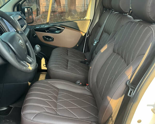 Білий Опель Віваро, об'ємом двигуна 1.6 л та пробігом 186 тис. км за 20800 $, фото 11 на Automoto.ua